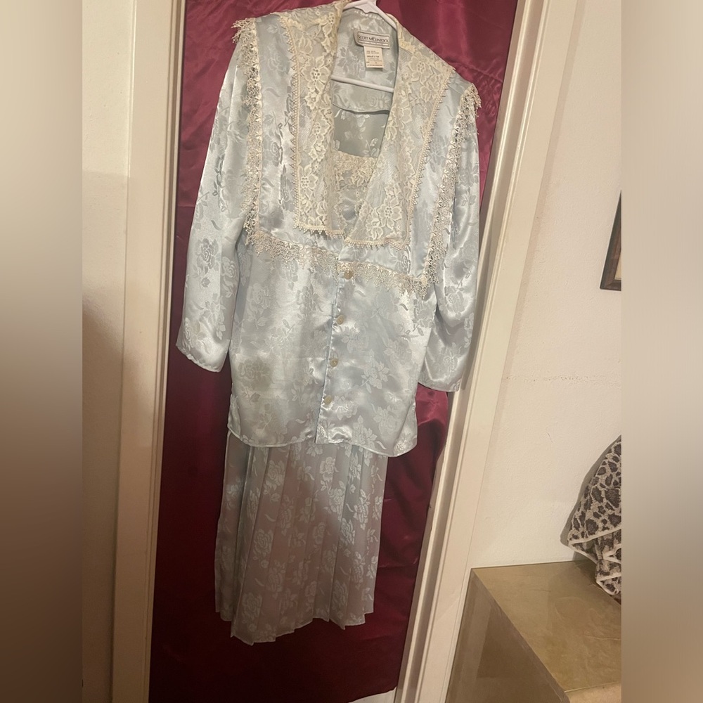 Vintage Designer ice blue Scott McClintock set